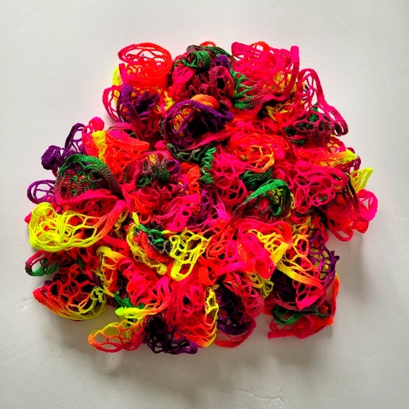 Handmade Ruffle Sashay Multi Color Scarf 42in - Picture 3 of 3